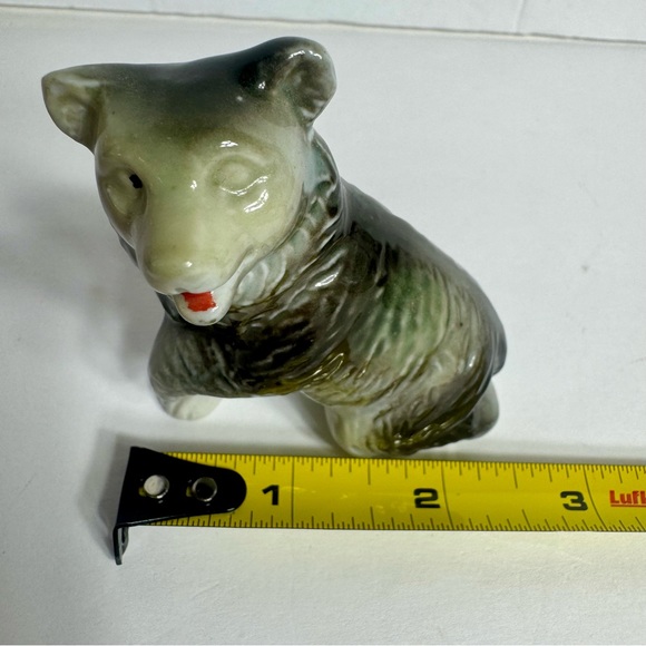 Vintage derpy ceramic bear. Made in Japan. Has some paint loss on face - Picture 10 of 10